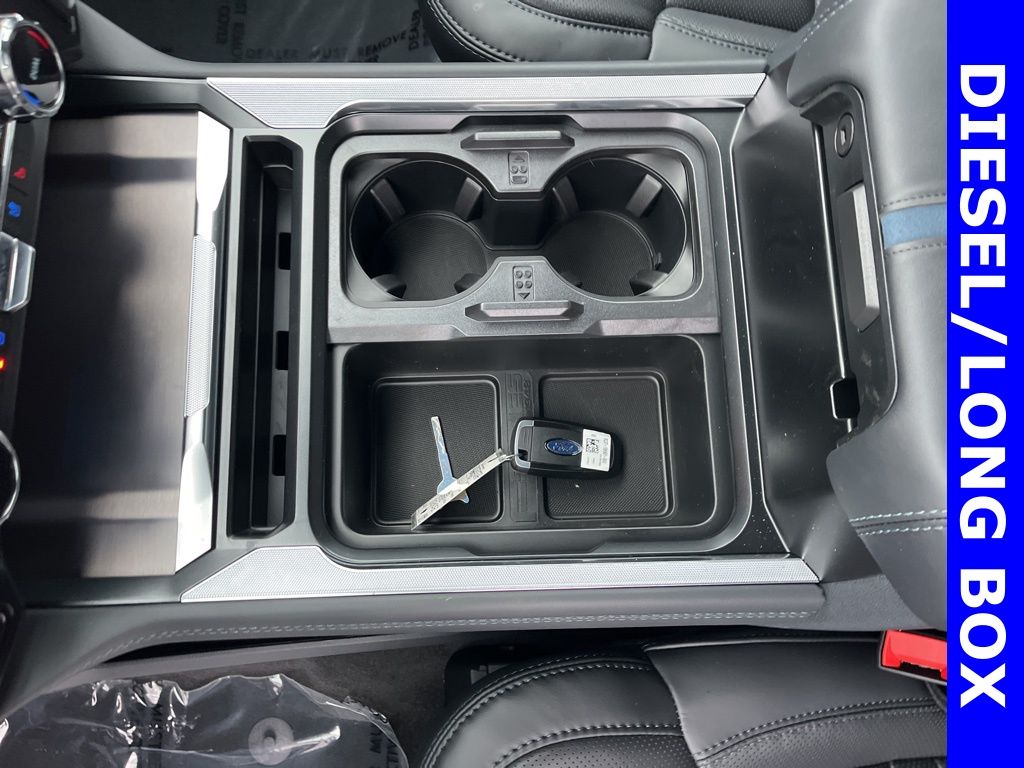 2026 Ford F-250 Super Duty Platinum - Photo 13