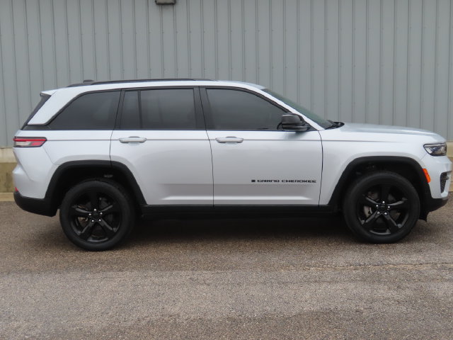 Used 2023 Jeep Grand Cherokee Altitude 4x4 SUV