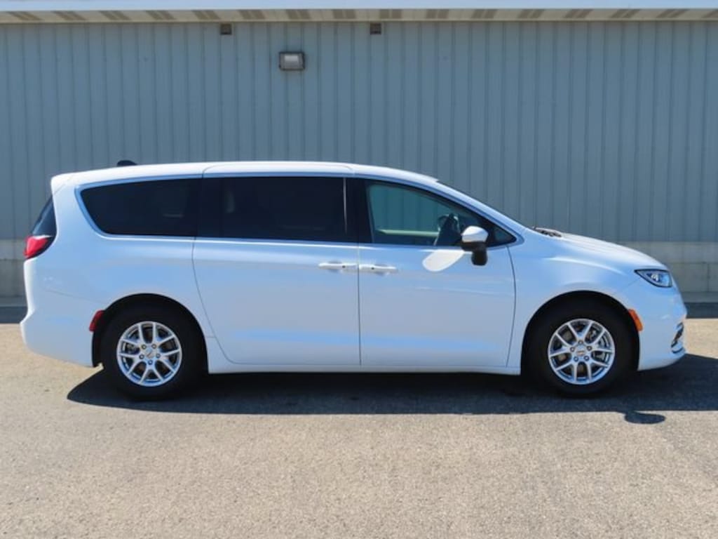 Used 2023 Chrysler Pacifica Touring L Van Passenger Van