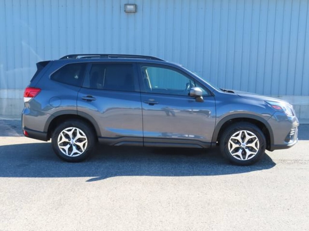 Used 2024 Subaru Forester Premium SUV