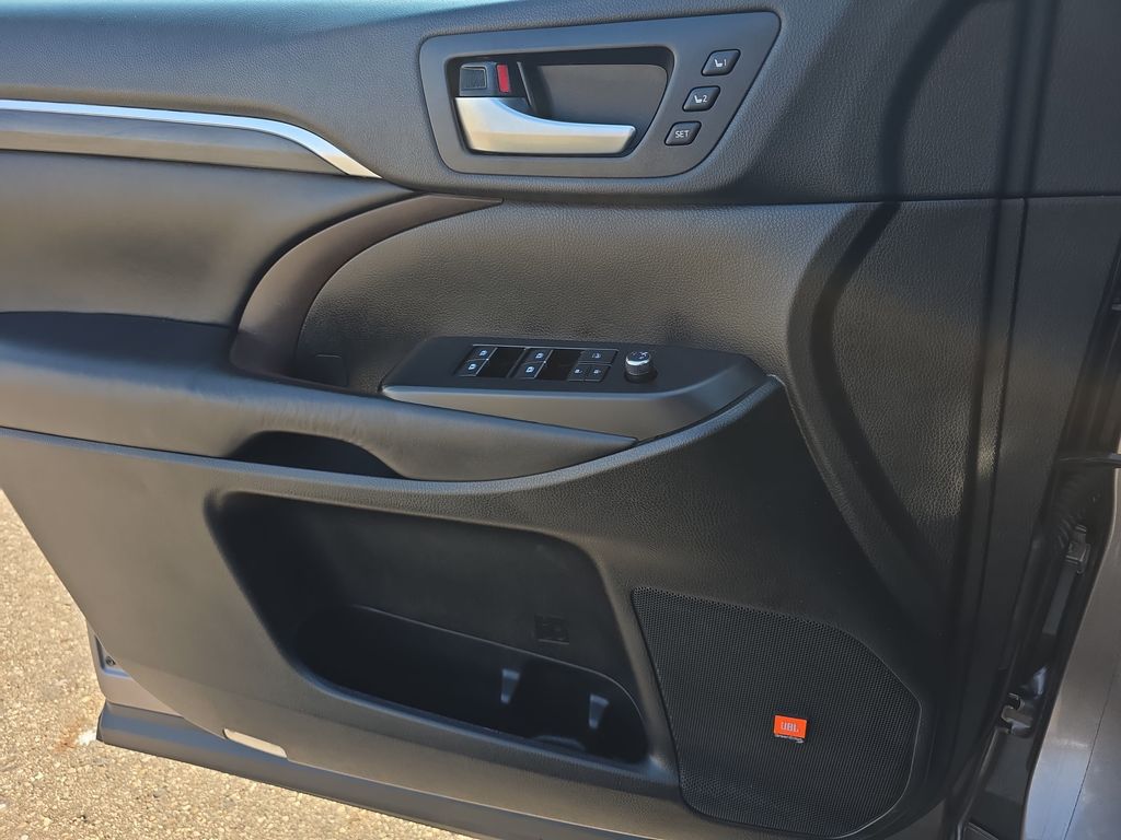 2019 Toyota Highlander Limited Platinum - Photo 28