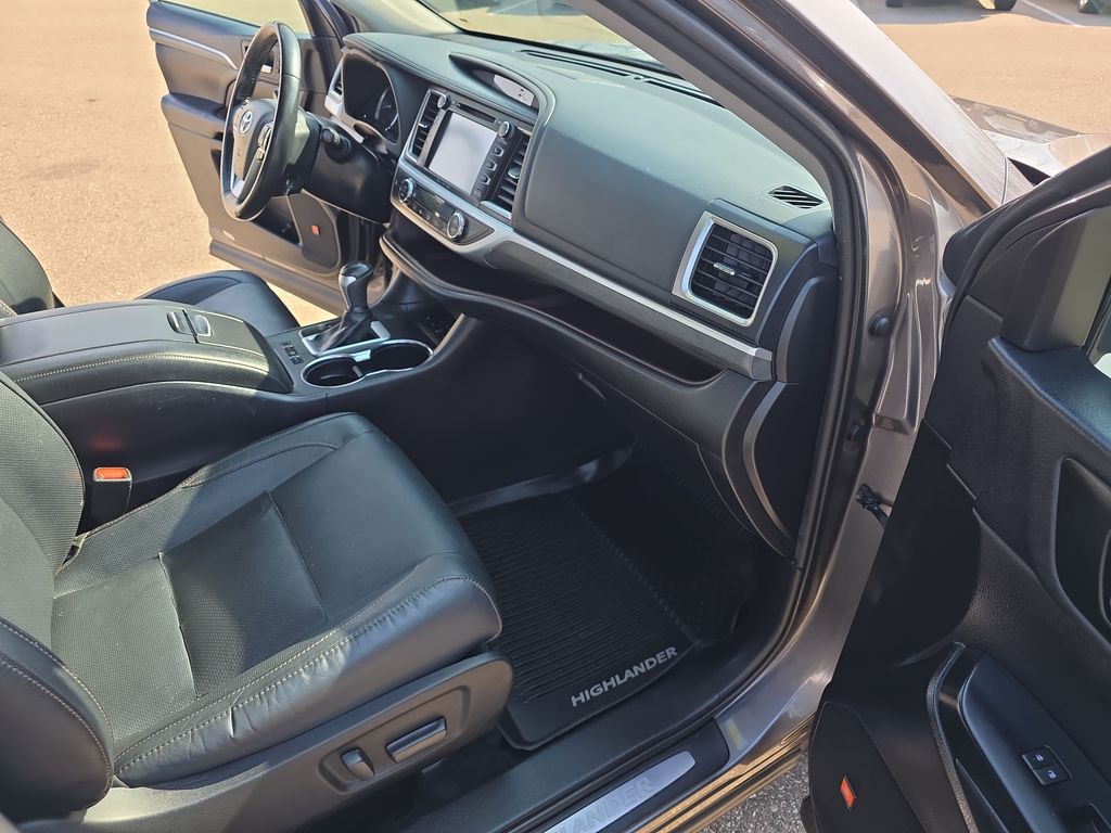 2019 Toyota Highlander Limited Platinum - Photo 10