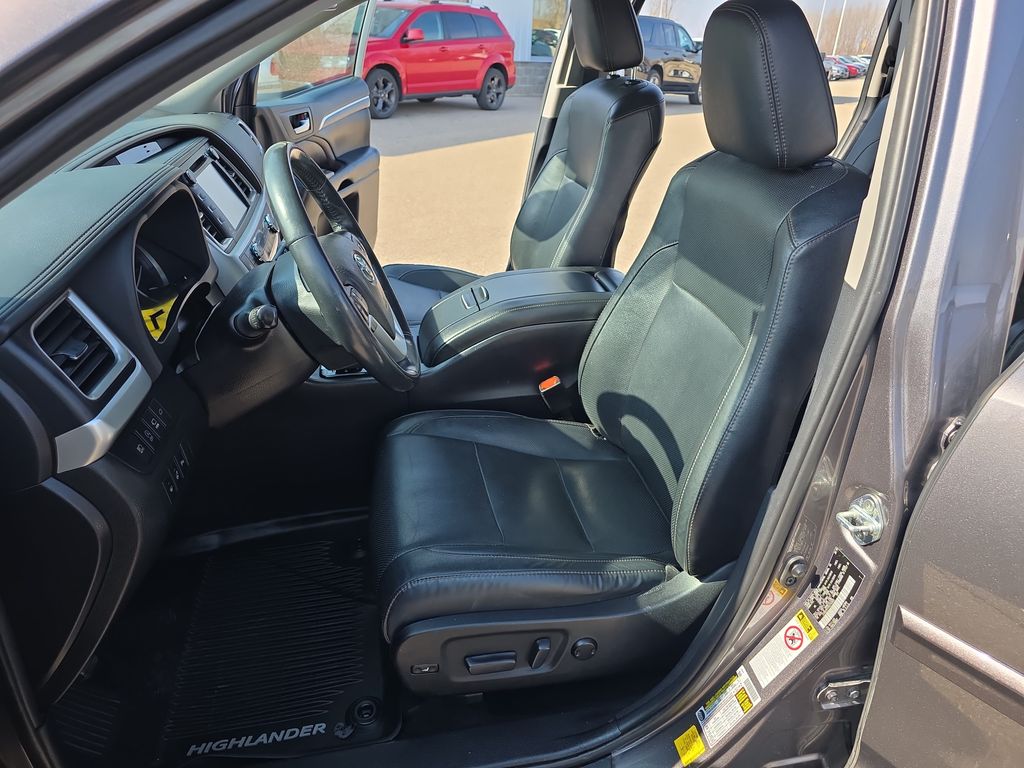 2019 Toyota Highlander Limited Platinum - Photo 17