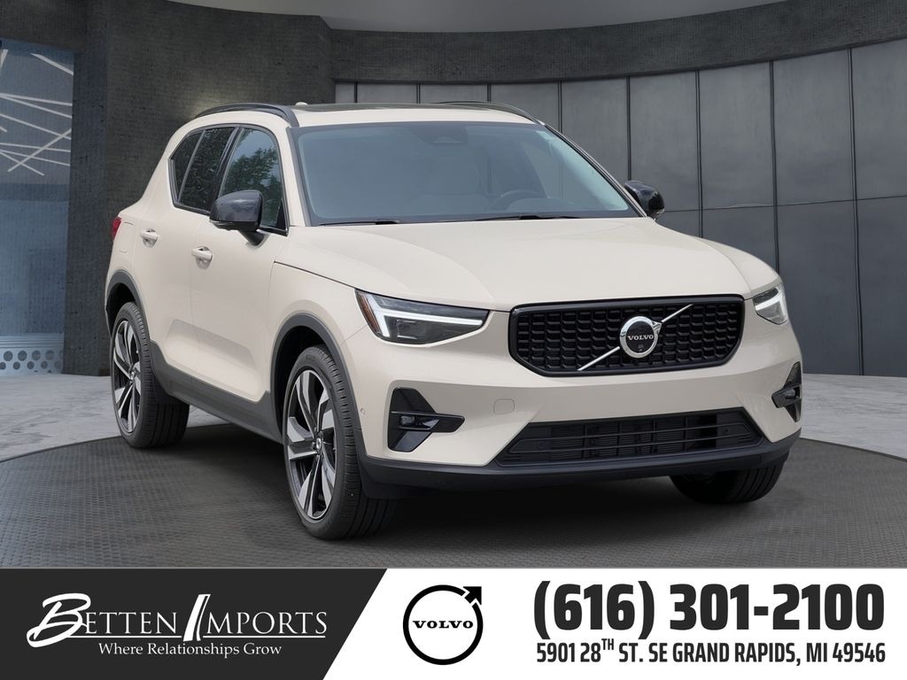 Used 2026 Volvo XC40 B5 Ultra SUV