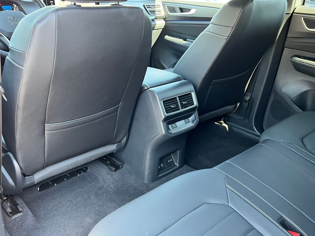 2025 Volkswagen Atlas Cross Sport SEL - Photo 37