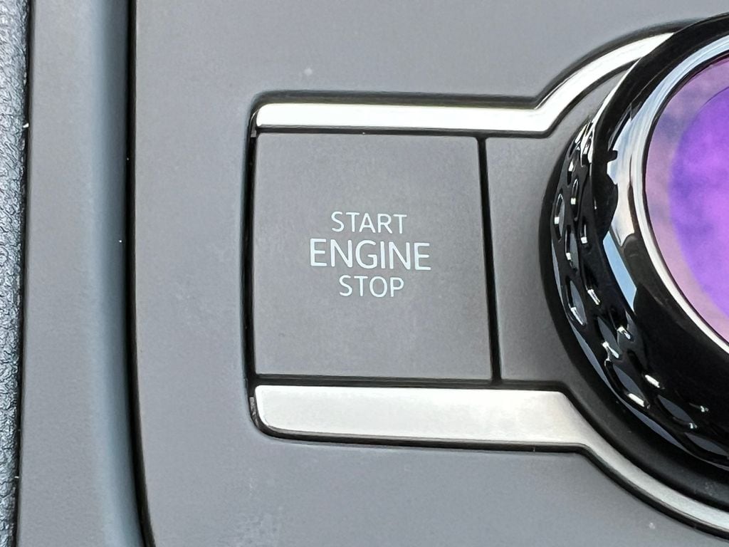 2025 Volkswagen Tiguan SE - Photo 27