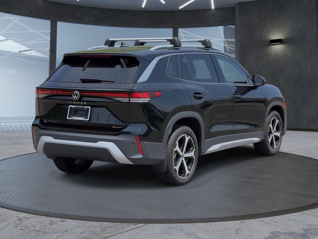 2025 Volkswagen Tiguan SE - Photo 4