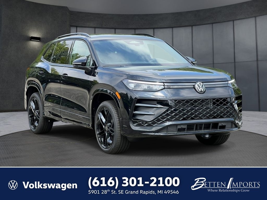 New 2026 Volkswagen Tiguan SE R-Line Black SUV