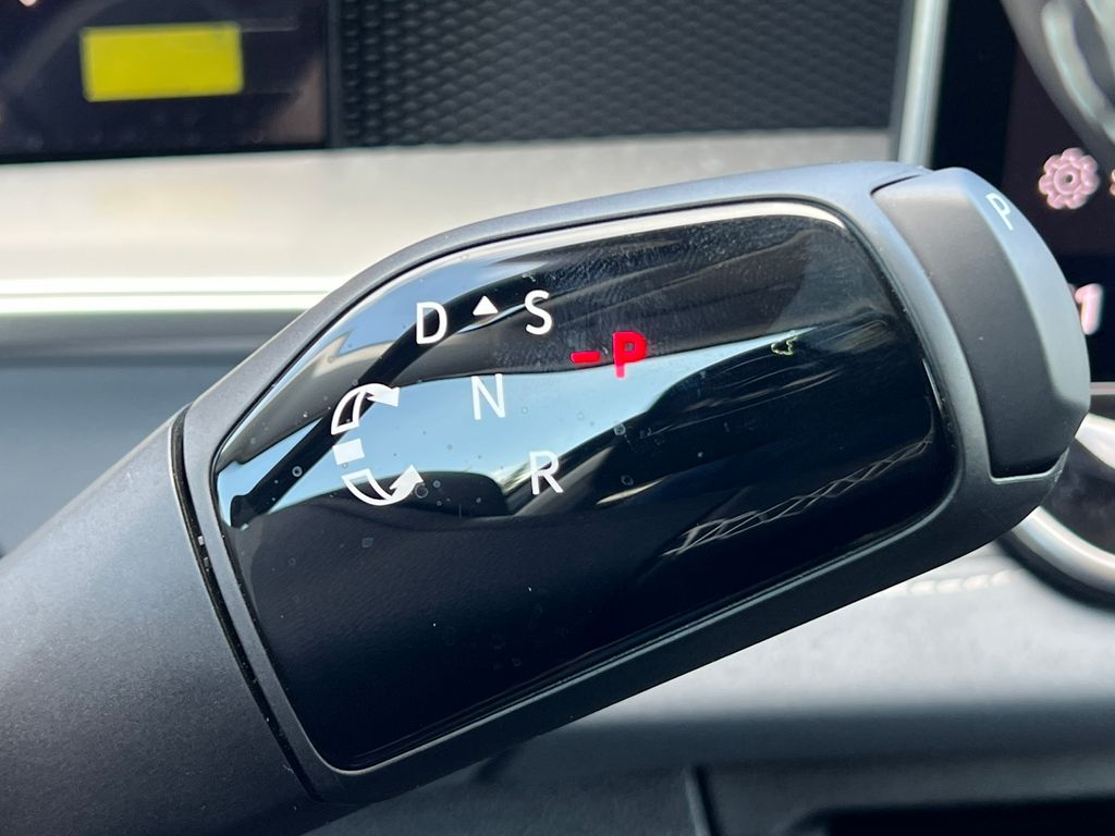 2025 Volkswagen Tiguan SE - Photo 18