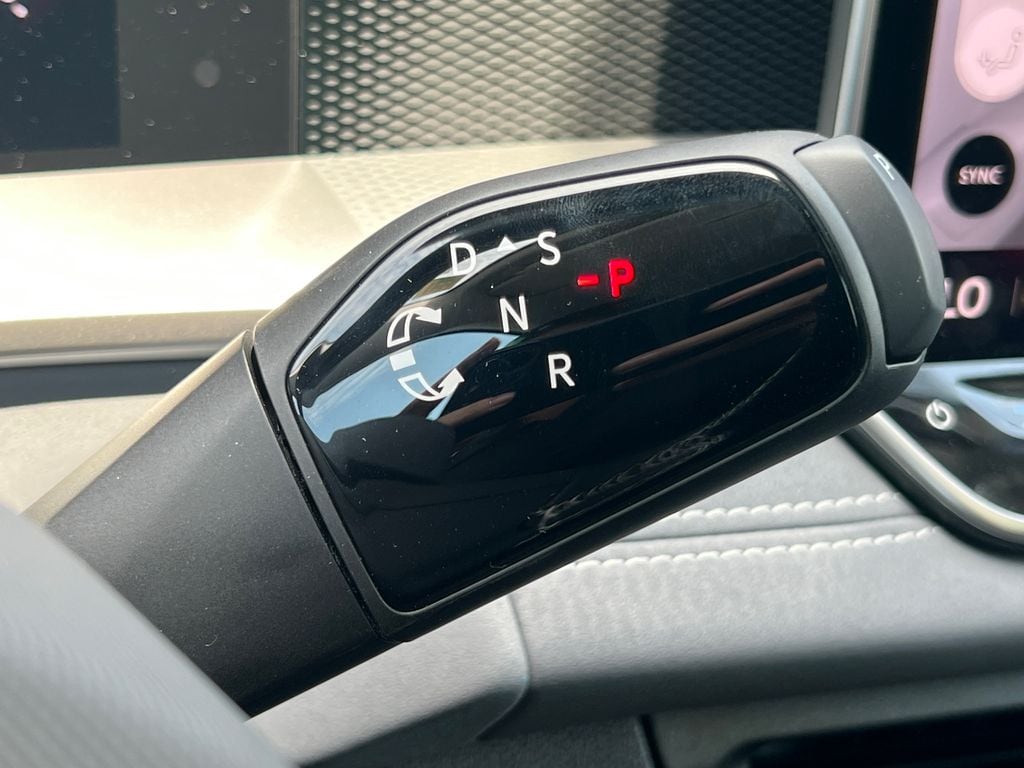 2025 Volkswagen Tiguan SE - Photo 27