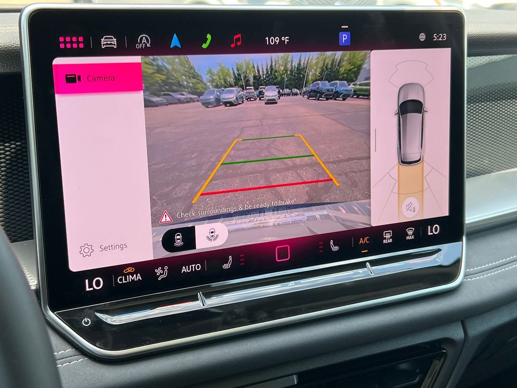 2025 Volkswagen Tiguan SE - Photo 22