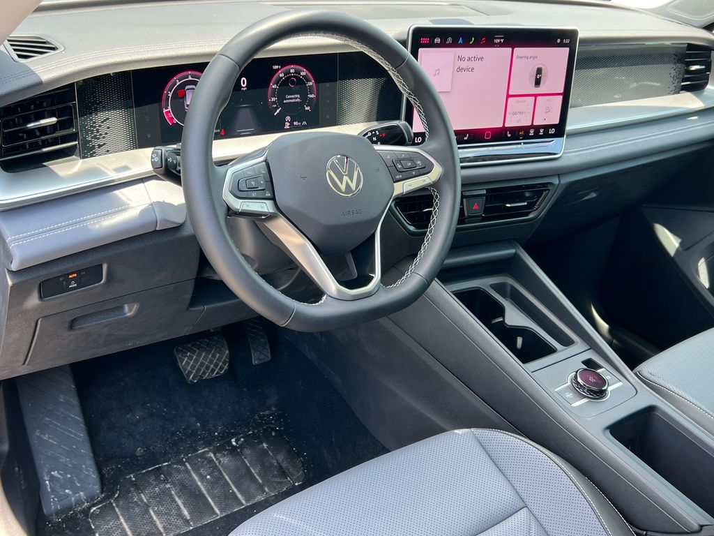2025 Volkswagen Tiguan SE - Photo 15