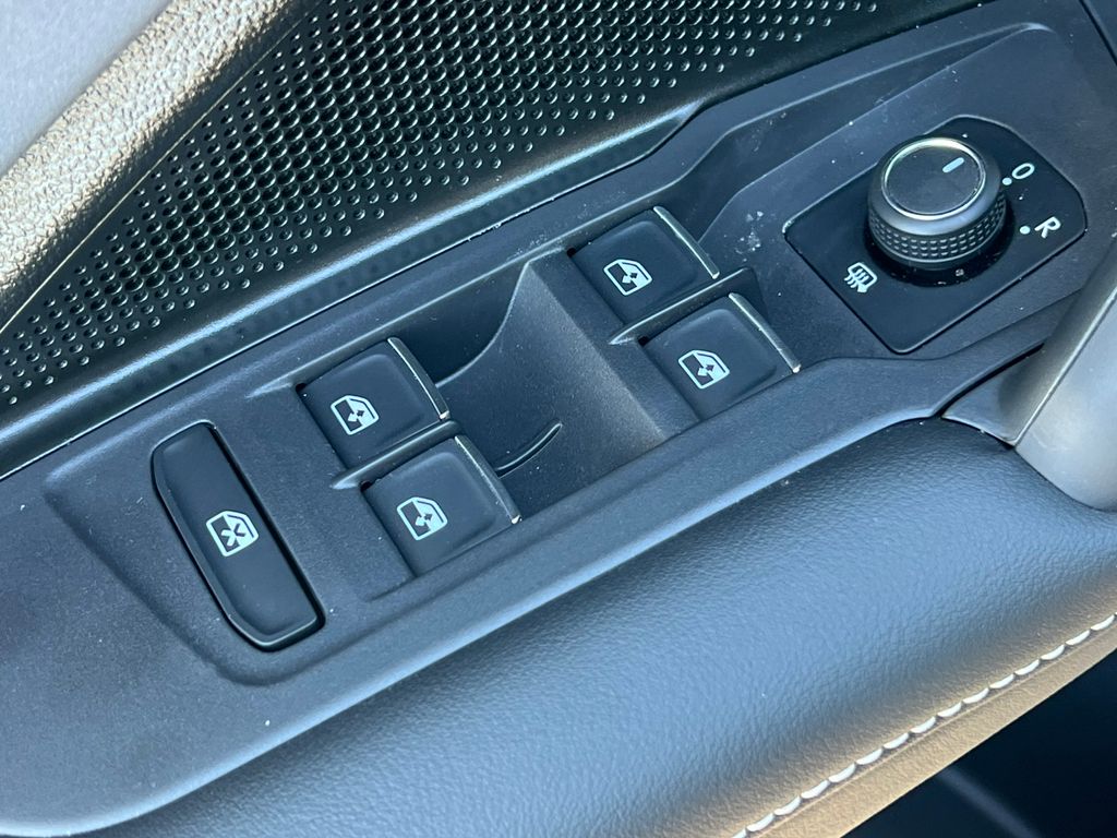 2026 Volkswagen Tiguan SE R-LINE BLACK - Photo 16