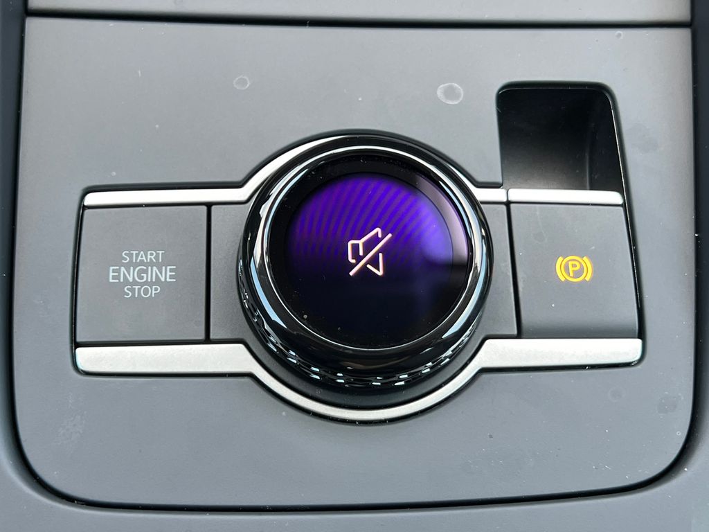2025 Volkswagen Tiguan SE - Photo 25