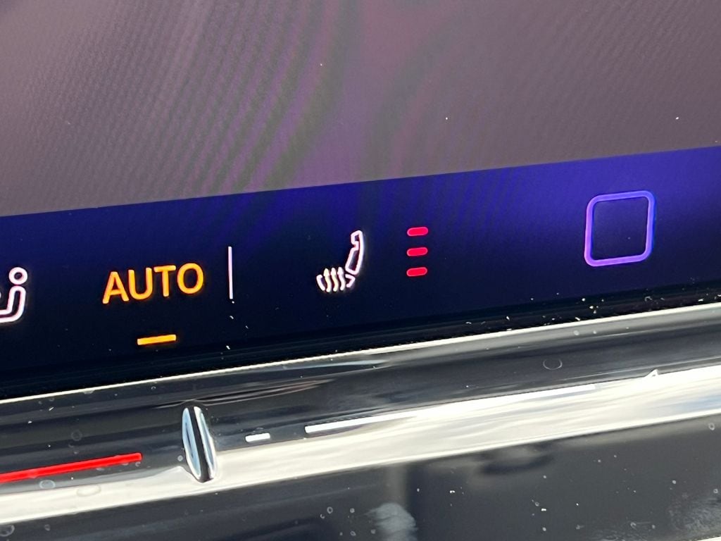 2025 Volkswagen Tiguan SE - Photo 23