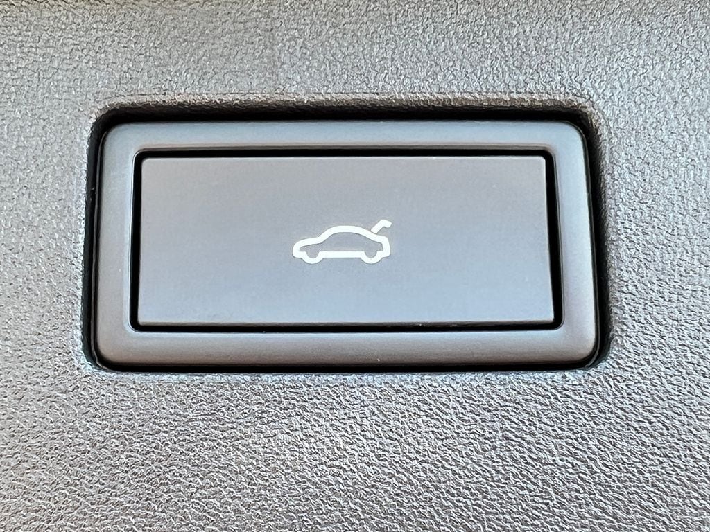2025 Volkswagen Tiguan SE - Photo 35