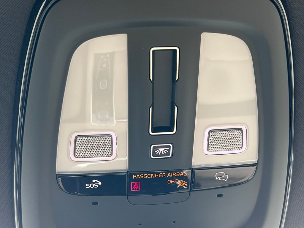 2026 Volvo XC90 Plus - Photo 32