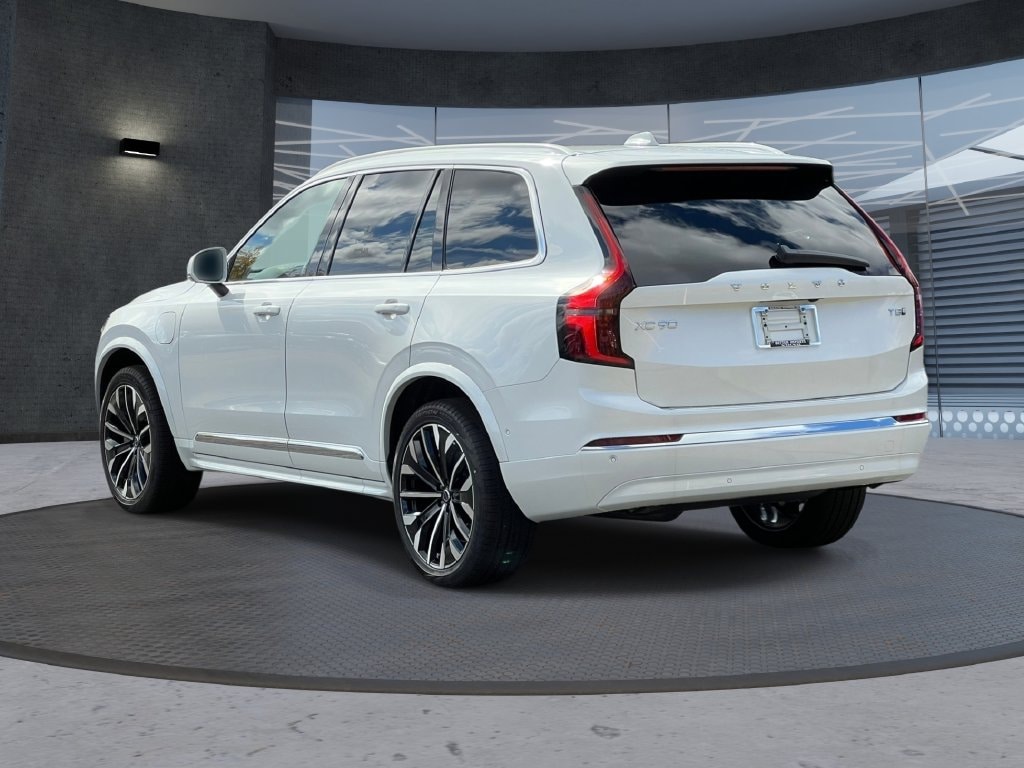 New 2027 Volvo XC90 plug-in hybrid T8 Plus 7-Seater SUV