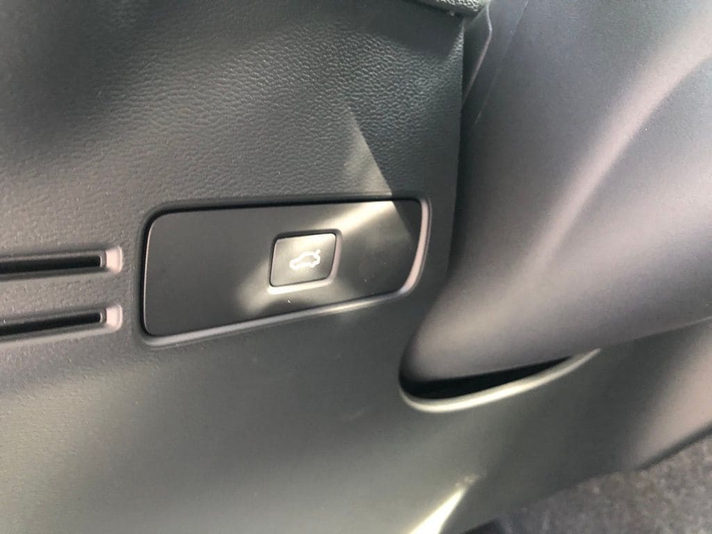 2026 Volvo XC40 Ultra Black Edition - Photo 7