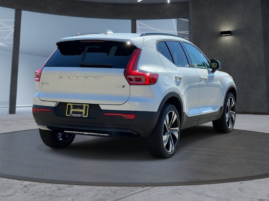New 2026 Volvo XC40 B5 Ultra SUV