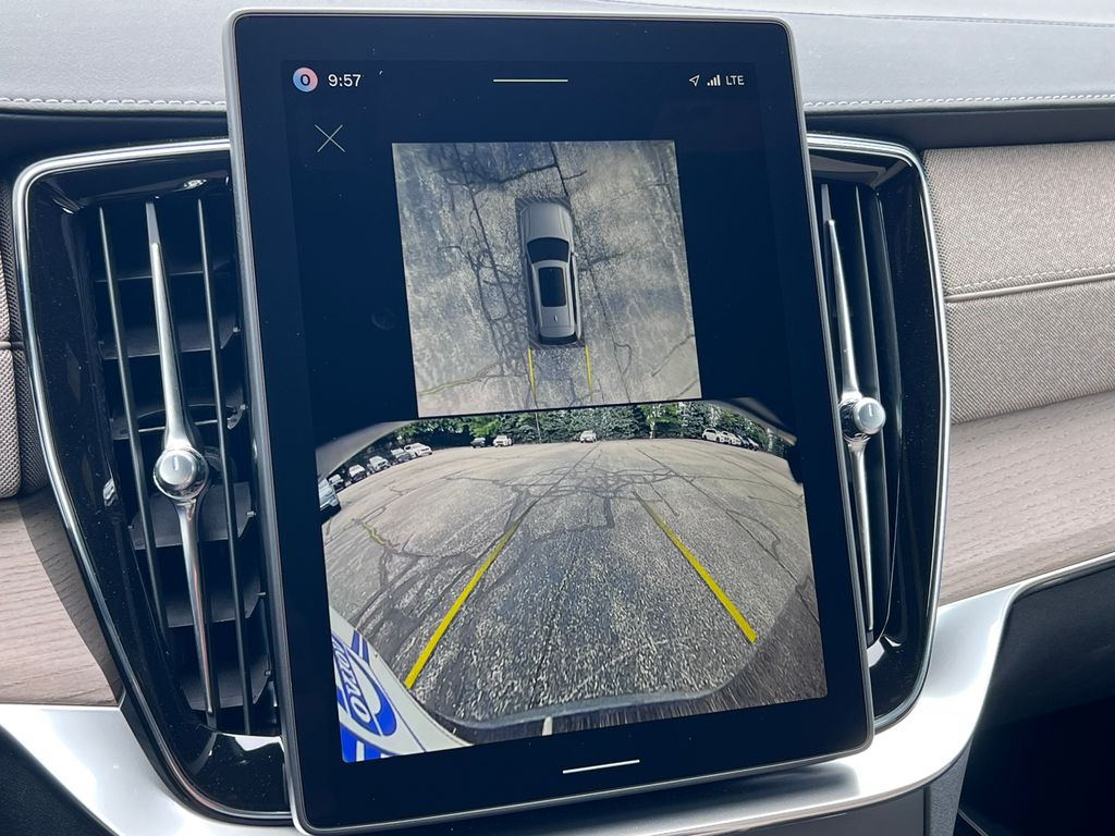 2026 Volvo XC90 Plus - Photo 23