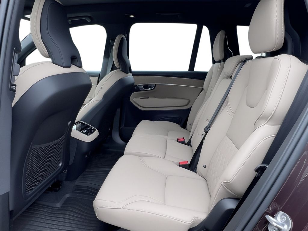 2026 Volvo XC90 Plus - Photo 7