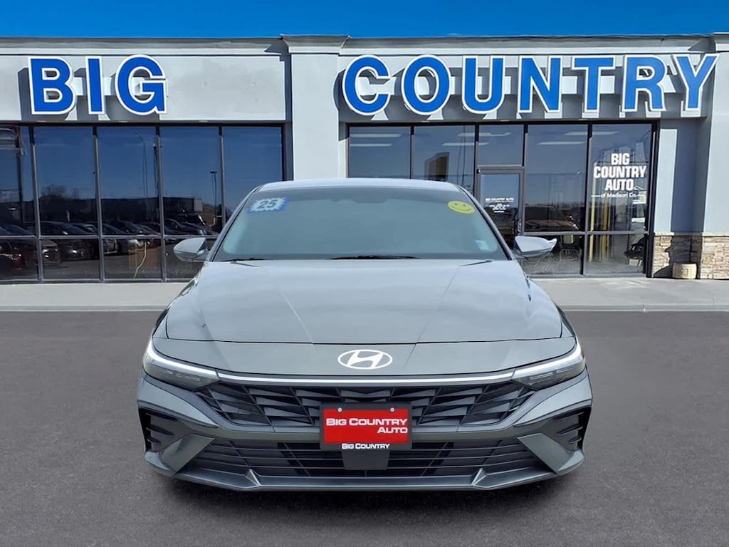 Used 2025 Hyundai Elantra Limited Sedan
