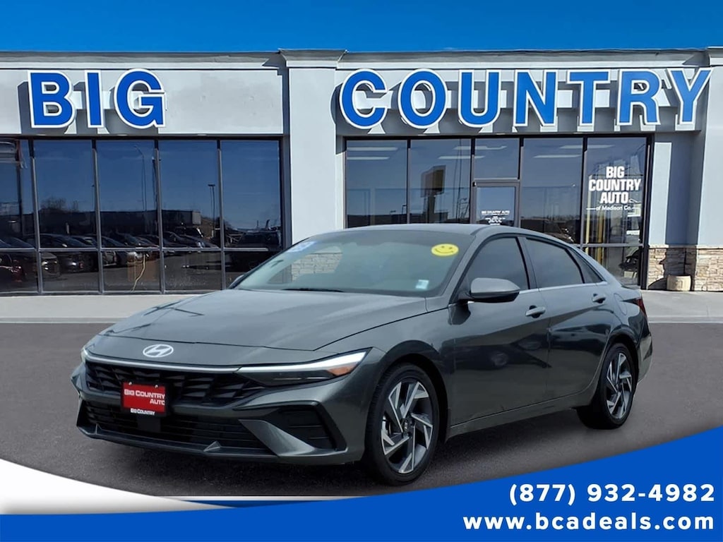 Used 2025 Hyundai Elantra Limited Sedan