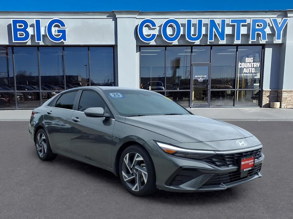 Used 2025 Hyundai Elantra Limited Sedan