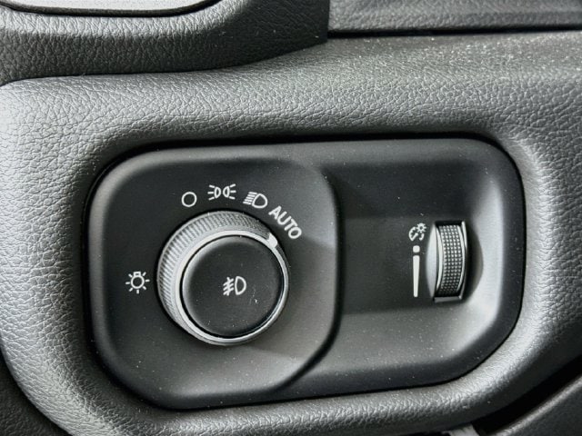 2025 RAM 3500 Chassis Tradesman - Photo 10