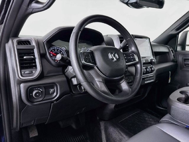 2025 RAM 3500 Chassis Tradesman - Photo 9