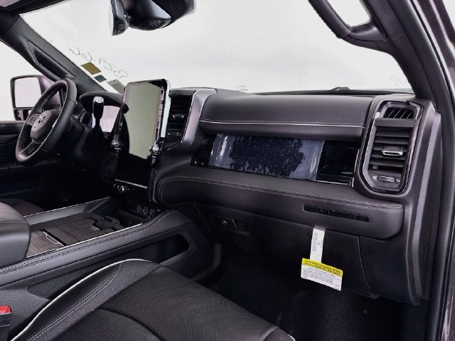 2026 RAM 3500 Limited - Photo 31