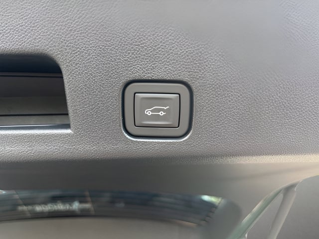 2027 Chevrolet Traverse LT - Photo 9