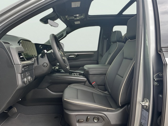 2026 Chevrolet Suburban Premier - Photo 16