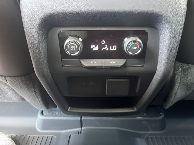 2027 Chevrolet Traverse LT - Photo 31