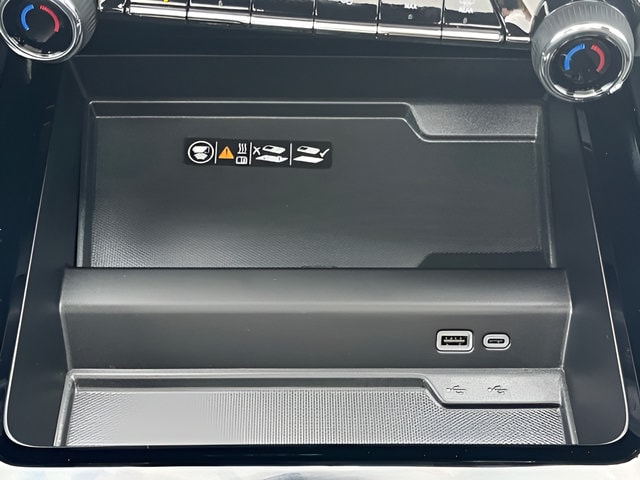 2026 Chevrolet Suburban Premier - Photo 29