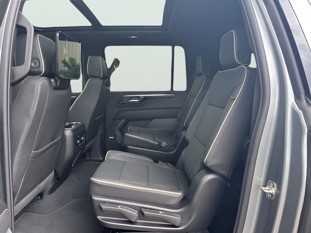 2026 Chevrolet Suburban Premier - Photo 31