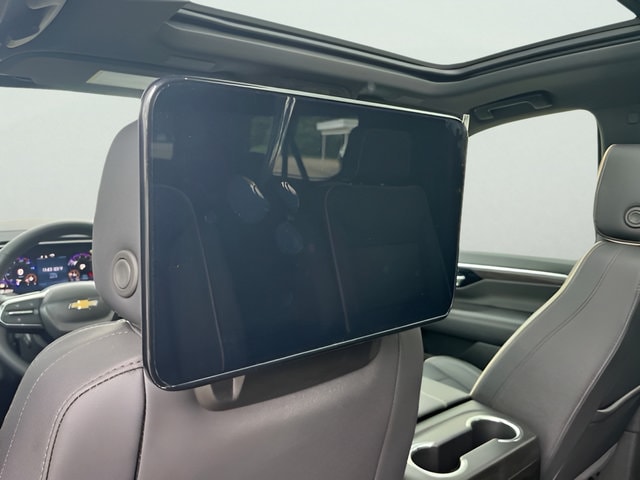 2026 Chevrolet Suburban Premier - Photo 32