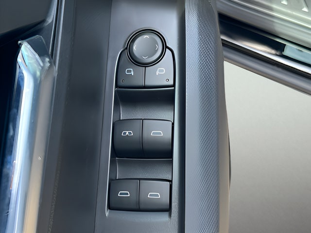2026 Chevrolet Colorado LT - Photo 13