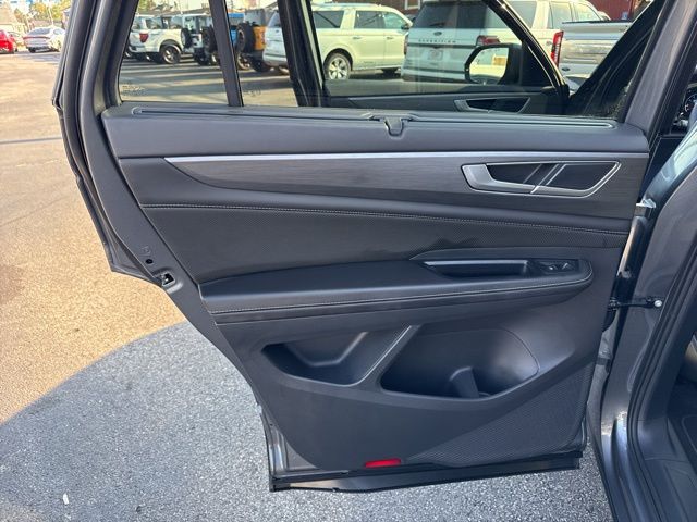 2024 Volkswagen Atlas Cross Sport SE w/Tech - Photo 24