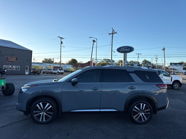 Used 2025 Nissan Pathfinder Platinum SUV