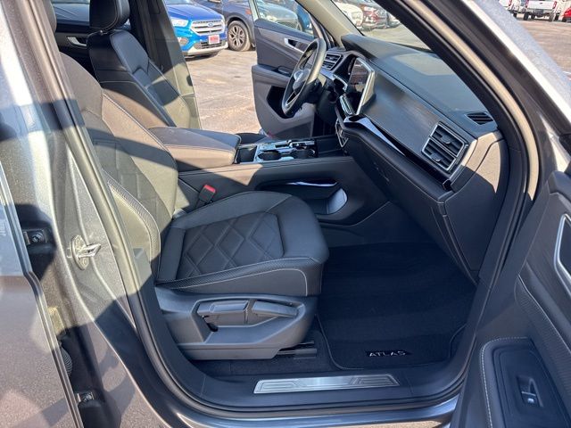 2024 Volkswagen Atlas Cross Sport SE w/Tech - Photo 33