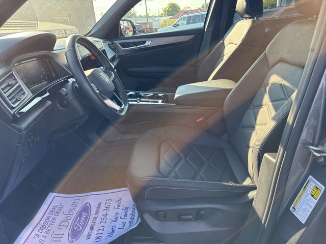 2024 Volkswagen Atlas Cross Sport SE w/Tech - Photo 13