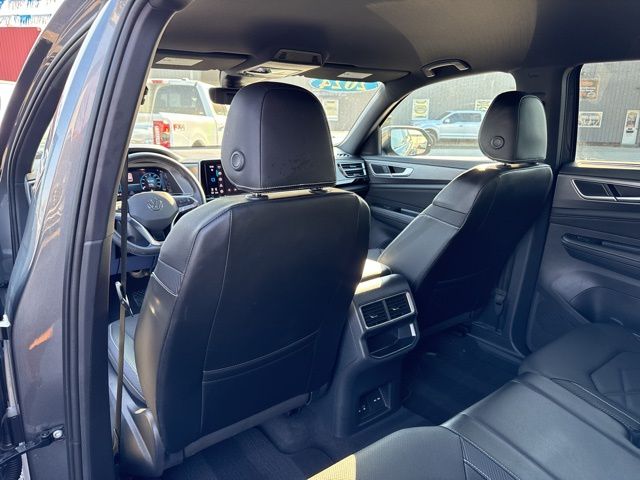 2024 Volkswagen Atlas Cross Sport SE w/Tech - Photo 23