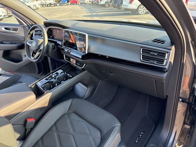 2024 Volkswagen Atlas Cross Sport SE w/Tech - Photo 34