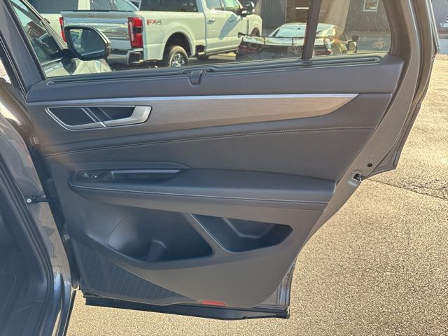 2024 Volkswagen Atlas Cross Sport SE w/Tech - Photo 32