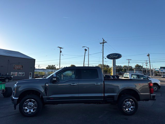 New 2027 Ford Super Duty F-350® Lariat® TRUCK