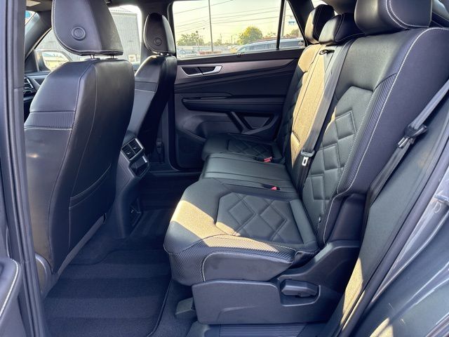2024 Volkswagen Atlas Cross Sport SE w/Tech - Photo 22