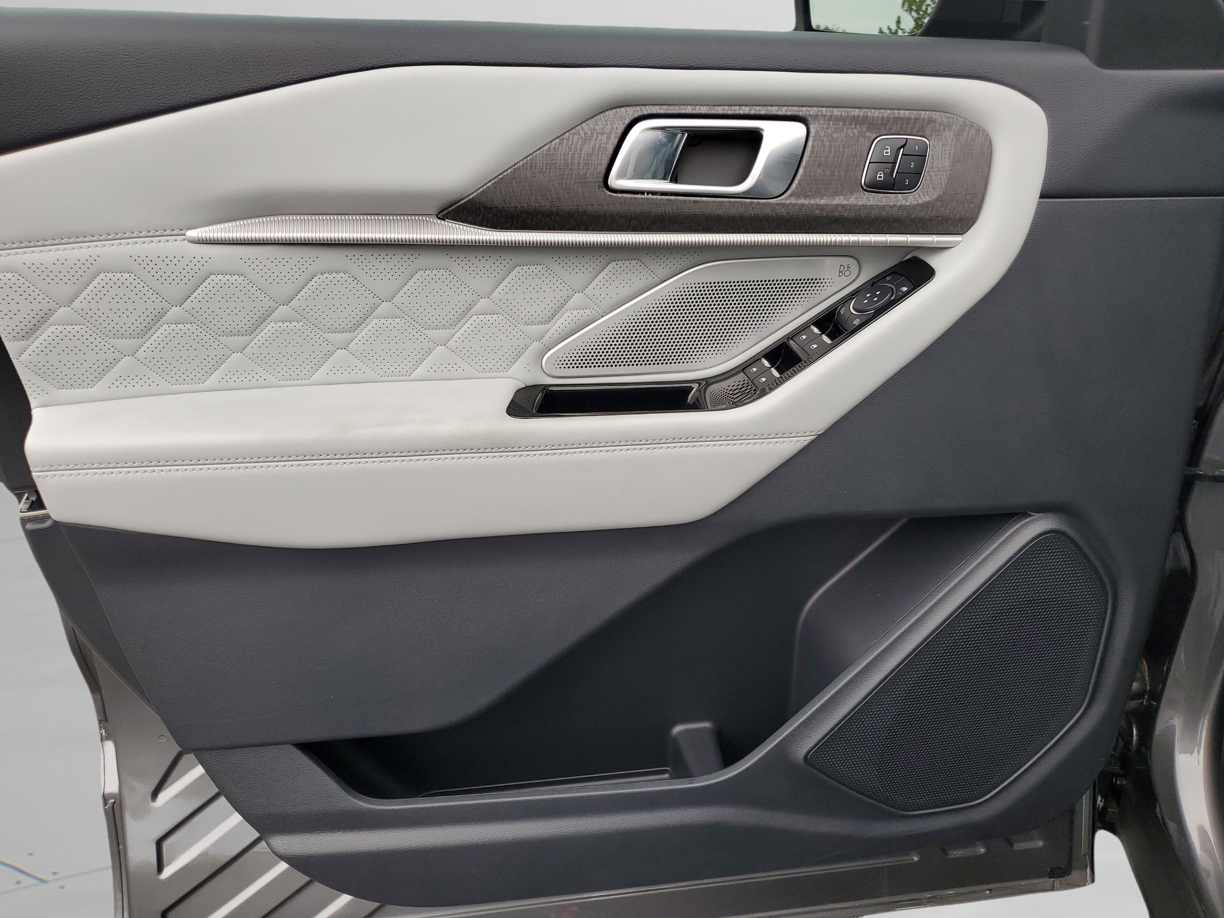 2026 Ford Explorer Platinum - Photo 25