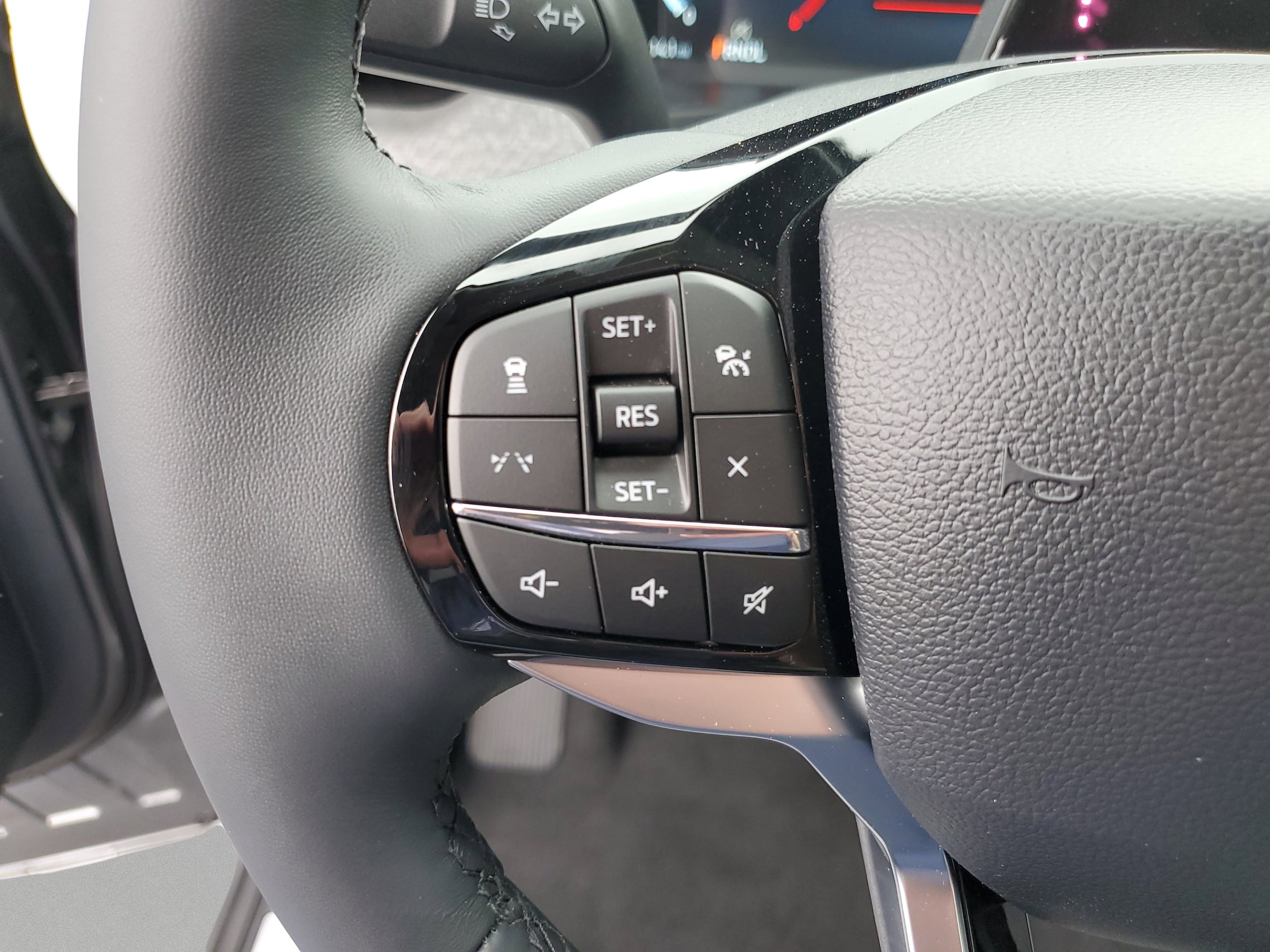 2026 Ford Explorer Platinum - Photo 12